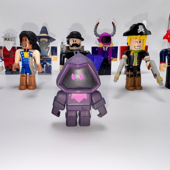 ROBLOX Classics Series 7 Figure Set Jazwares - Picture 2 of 8
